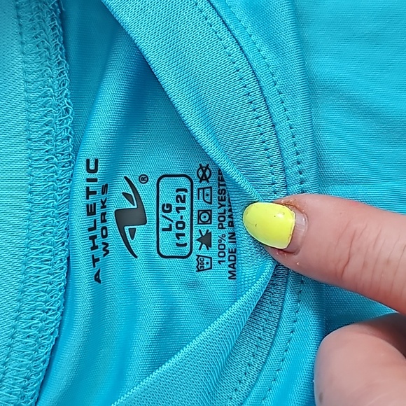 4 Boys Tank tops 10-12 - Picture 4 of 9